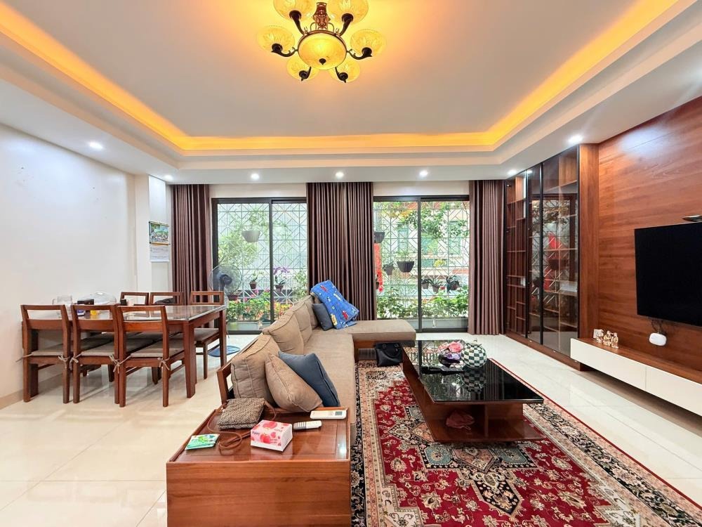 Bán nhà mặt tiền Hoàng Quốc Việt - 7 tầng - 21.5 tỷ - Kinh Doanh Đỉnh Cao