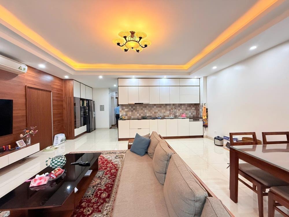 Bán nhà mặt tiền Hoàng Quốc Việt - 7 tầng - 21.5 tỷ - Kinh Doanh Đỉnh Cao