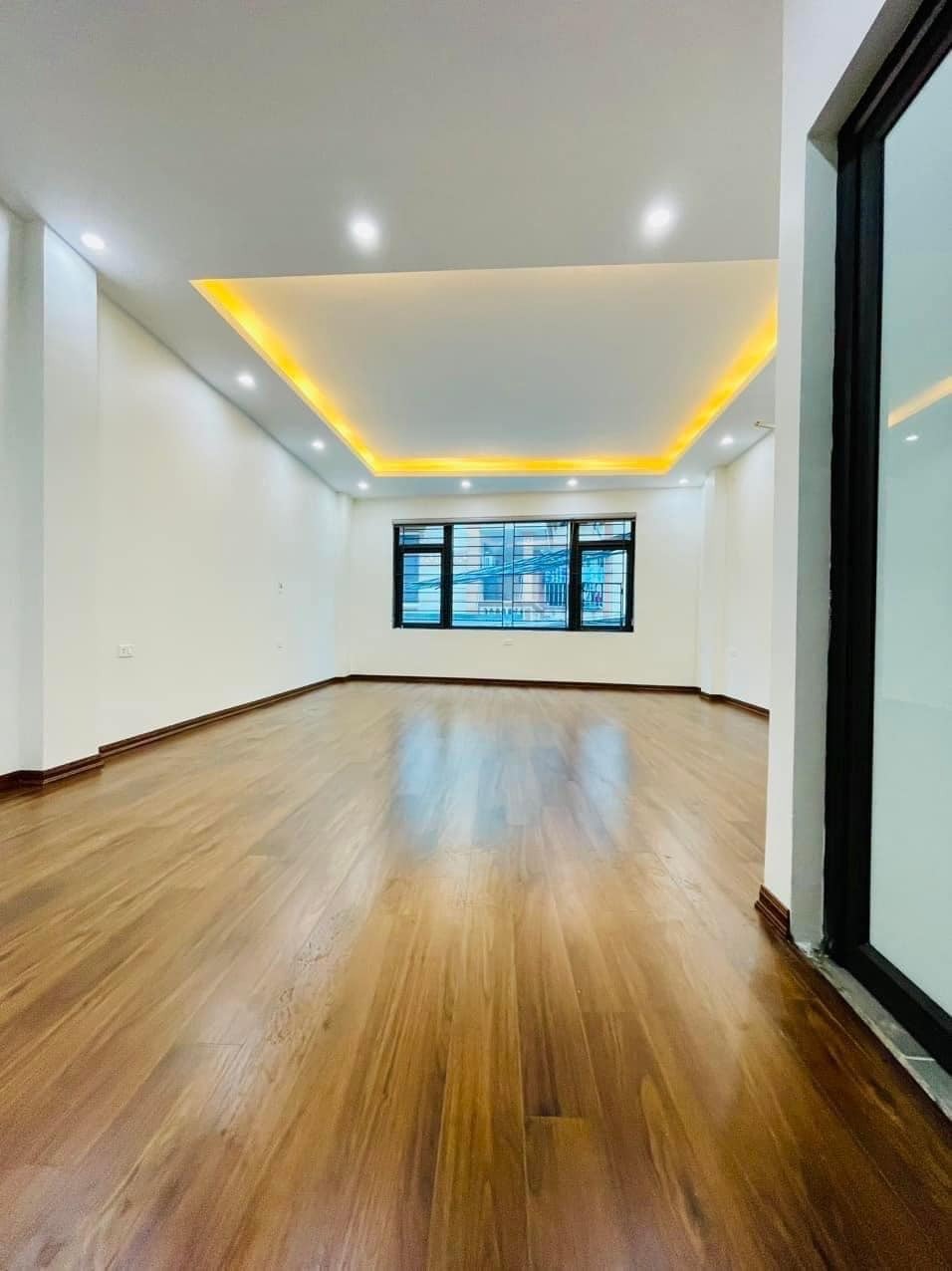 Bán nhà 6 tầng, thang máy, Quan Hoa, Cầu Giấy - 45m² - 12.2 tỷ (TL)