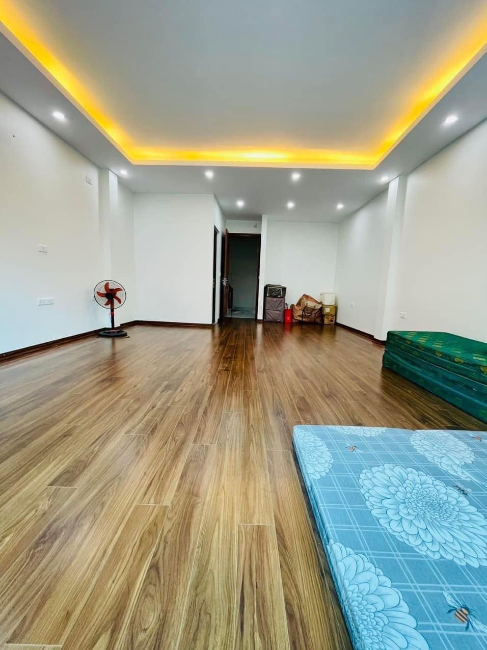 Bán nhà 6 tầng, thang máy, Quan Hoa, Cầu Giấy - 45m² - 12.2 tỷ (TL)