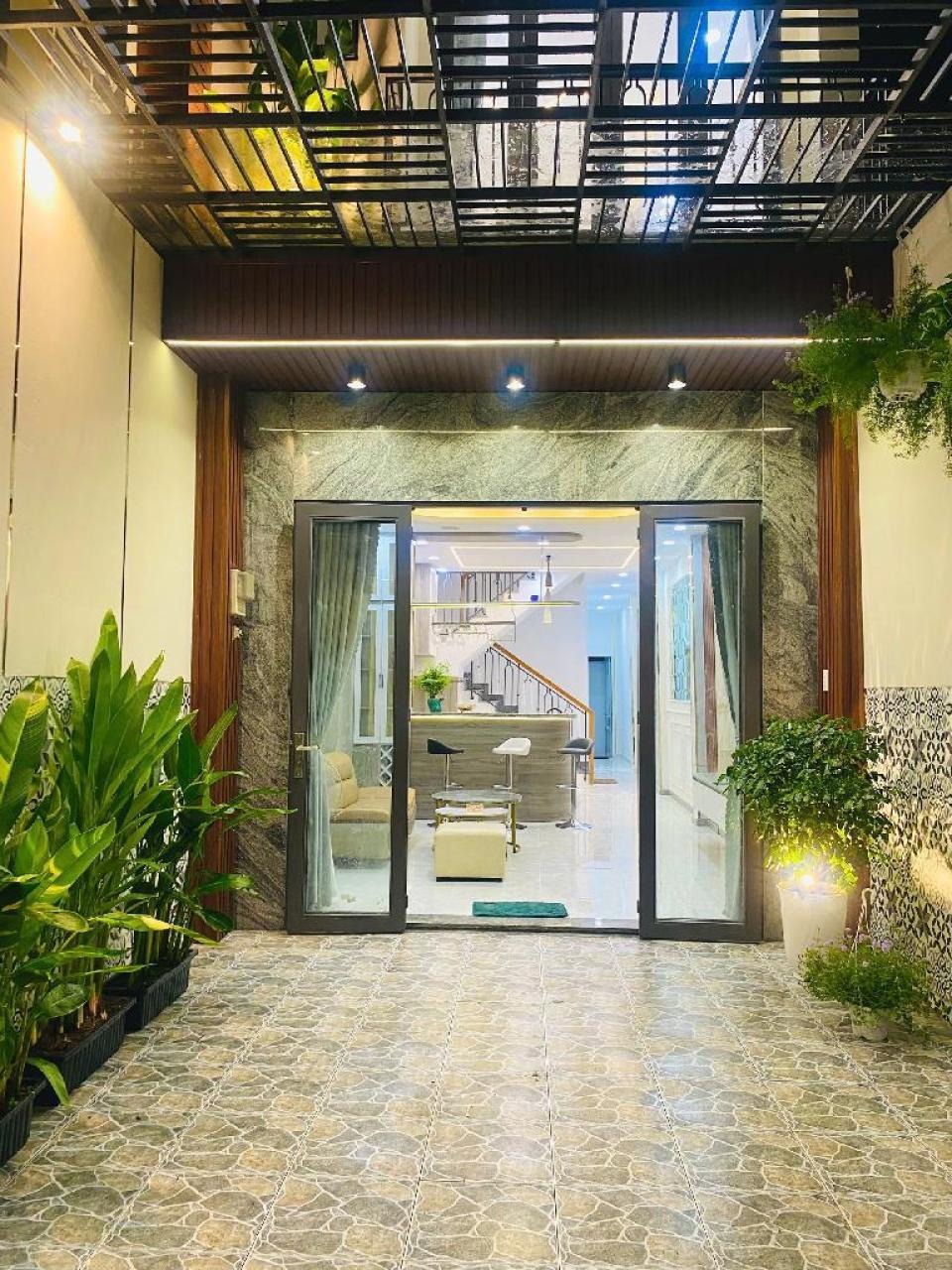 Nhà Thạnh Lộc 83m² - 3PN, SHR, Giá 5.6 tỷ