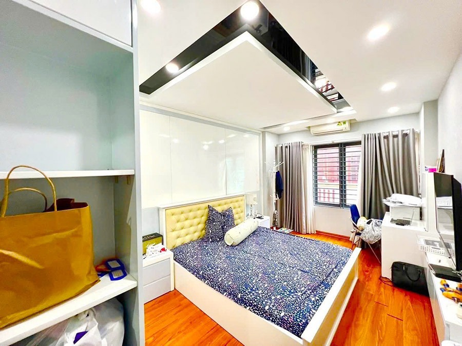 Nhà Phùng Chí Kiên Phân Lô Dân Xây - Ô Tô Đỗ Cửa - Kinh Doanh Đắt Lộc