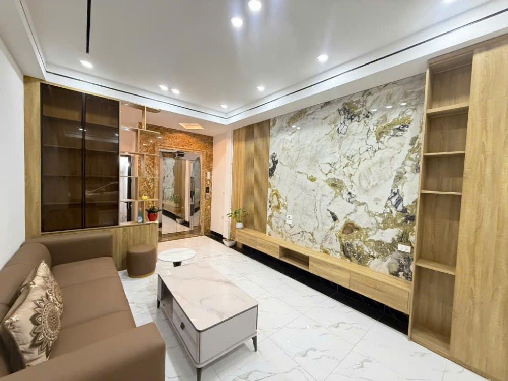 Bán nhà mới xây trung tâm quận Cầu Giấy - Thang máy, Gara ô tô, 48m2