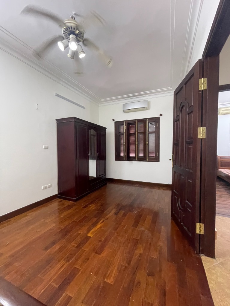Trung Tâm Ba Đình - Nhà Rộng Rãi, Chất Lượng, Giá Tốt