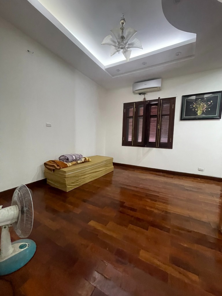 Trung Tâm Ba Đình - Nhà Rộng Rãi, Chất Lượng, Giá Tốt