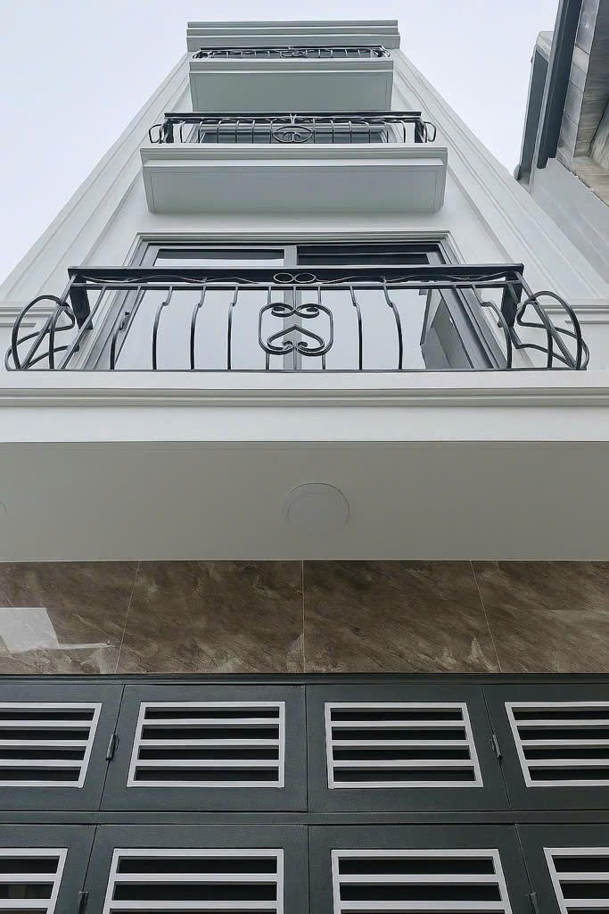 Bán nhà trung tâm Hoàng Mai, ô tô đỗ cổng, giá chỉ 6.7 tỷ
