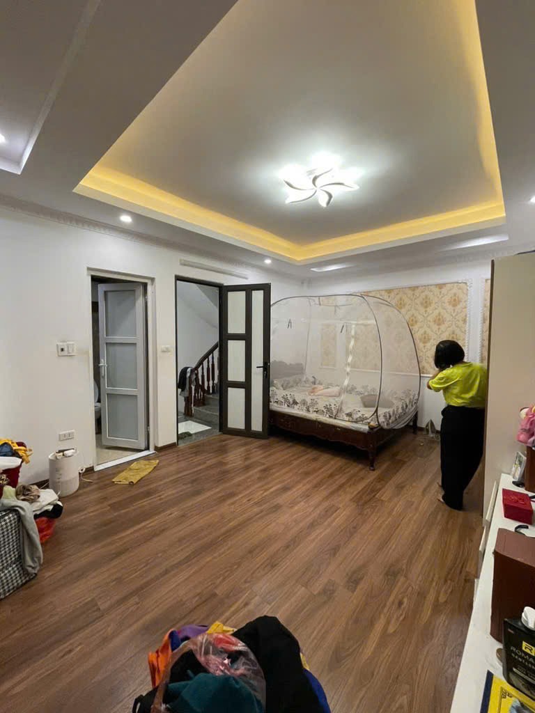 Bán nhà trung tâm Hoàng Mai, ô tô đỗ cổng, giá chỉ 6.7 tỷ