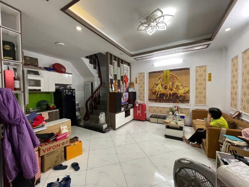 Bán nhà trung tâm Hoàng Mai, ô tô đỗ cổng, giá chỉ 6.7 tỷ