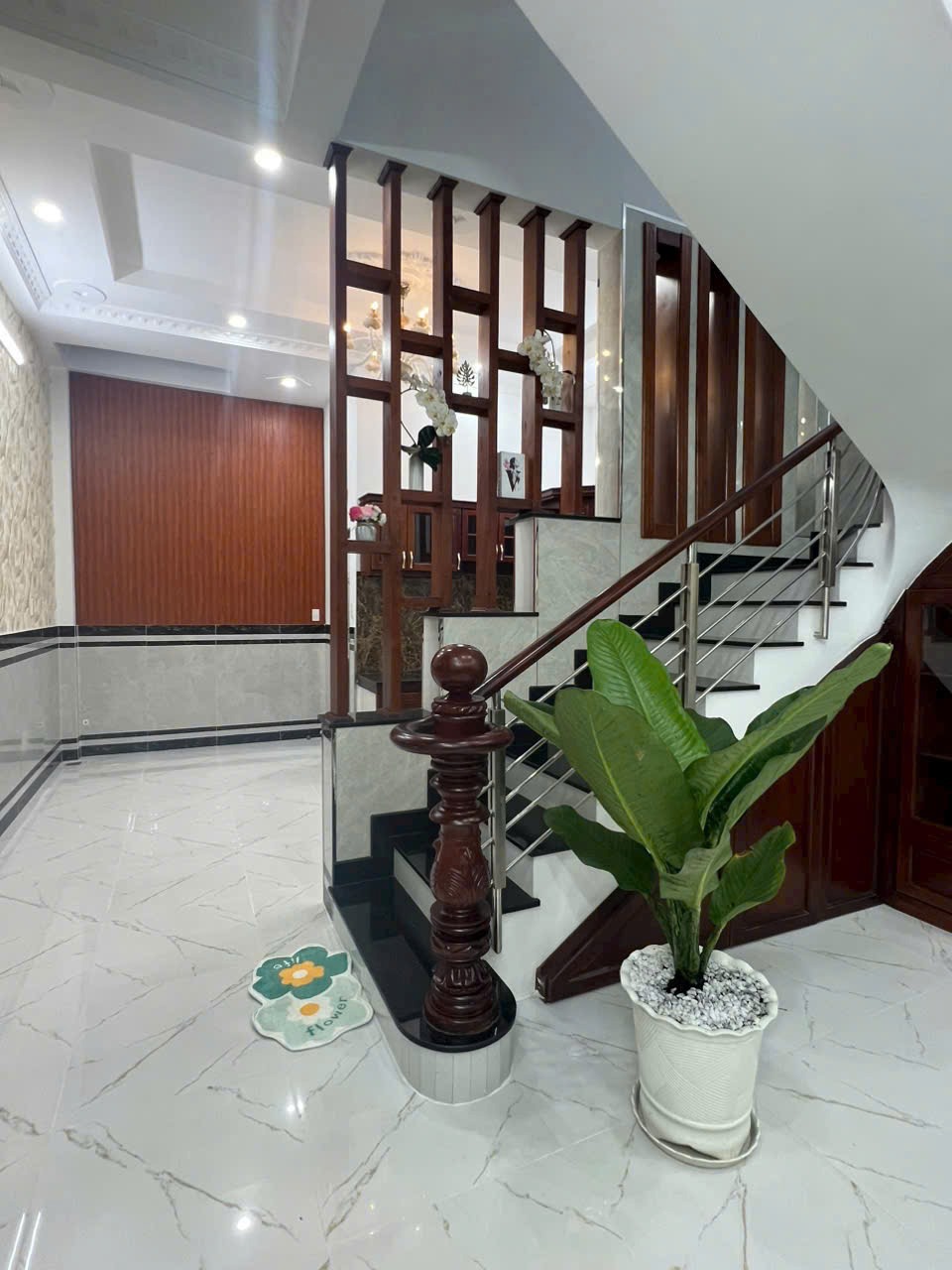 Nhà phố Quận 12: 5 tỷ 500tr - 5x11m, 1 trệt 2 lầu, 4PN, đường 7m