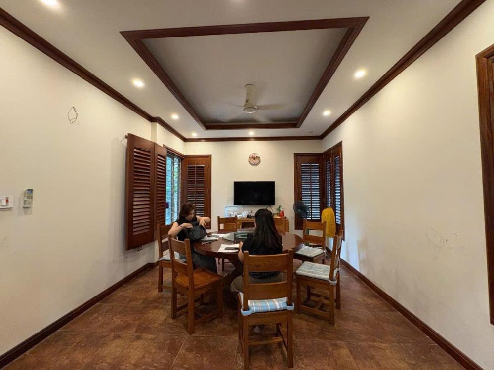Biệt Thự Vườn Đào Tây Hồ: 231m2, 6 Tầng, View Vườn Hoa, An Ninh Tuyệt Đối