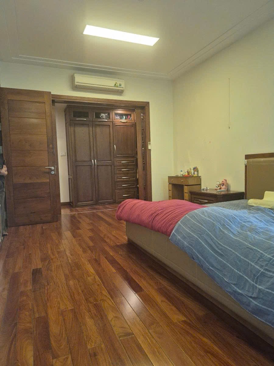 Biệt Thự Vườn Đào Tây Hồ: 231m2, 6 Tầng, View Vườn Hoa, An Ninh Tuyệt Đối