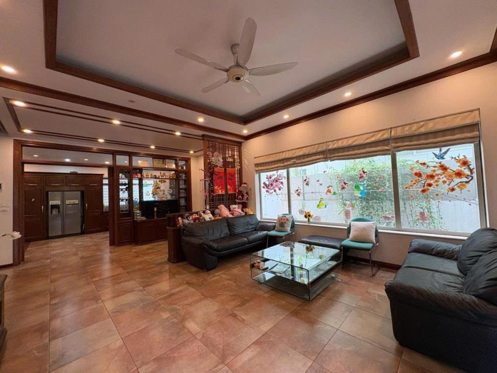 Biệt Thự Vườn Đào Tây Hồ: 231m2, 6 Tầng, View Vườn Hoa, An Ninh Tuyệt Đối