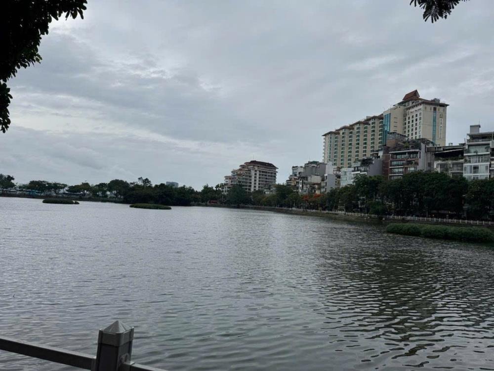 Bán đất mặt phố - View Hồ Tây - Pháp lý đầy đủ - Giá Tốt