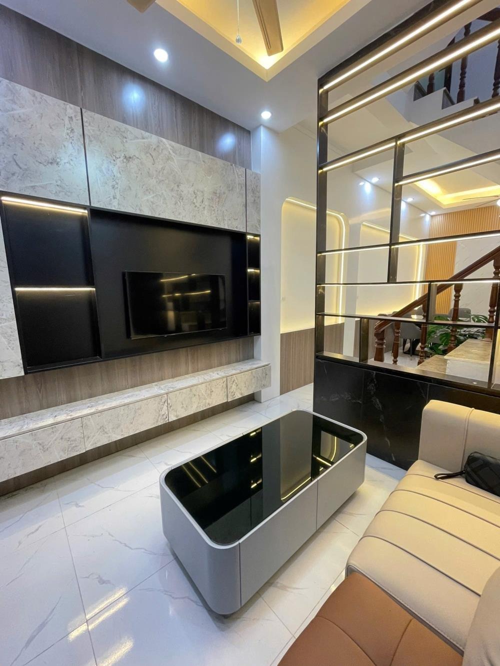 Bán Căn Góc Đào Tấn, Ba Đình: 35m2, 4 Tầng, Sổ Đỏ, 6.8 Tỷ - Vị Trí Đắc Địa