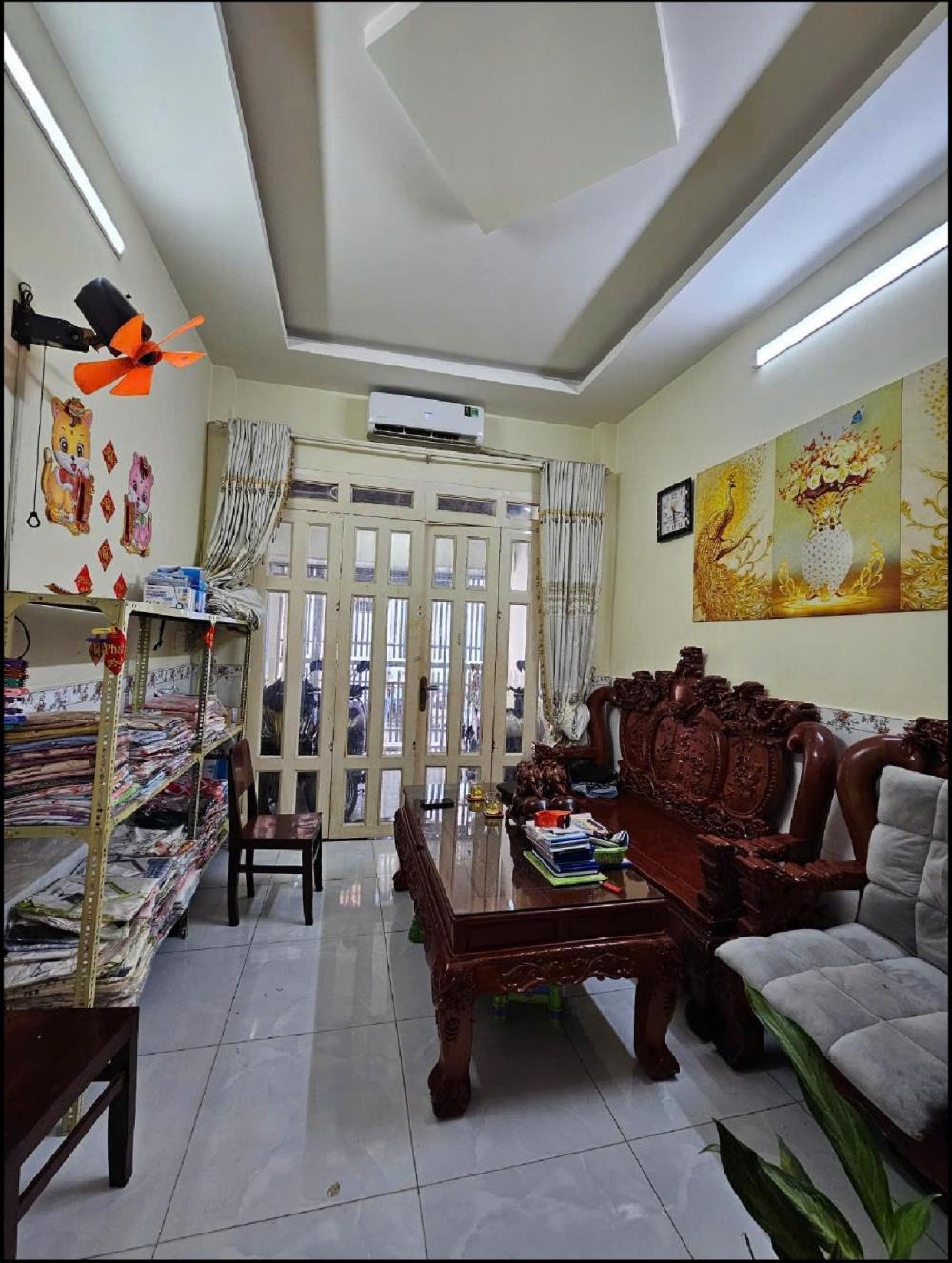 Bán nhà Tân Phú - 56m2, 1 Lầu, 5.45 Tỷ - Hẻm Thông, Gần Chợ, Trường Học