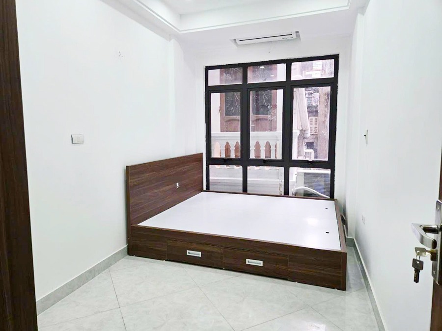 Nhà Linh Quang Đẹp 8PN, Ngõ Thông, 15m Oto - Đống Đa | Giá Tốt