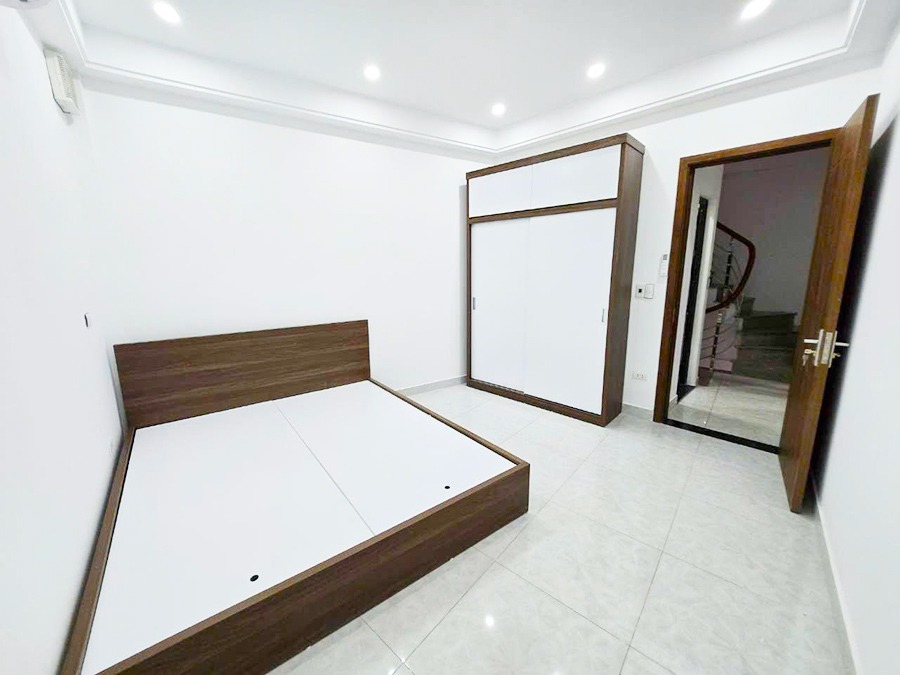 Nhà Linh Quang Đẹp 8PN, Ngõ Thông, 15m Oto - Đống Đa | Giá Tốt