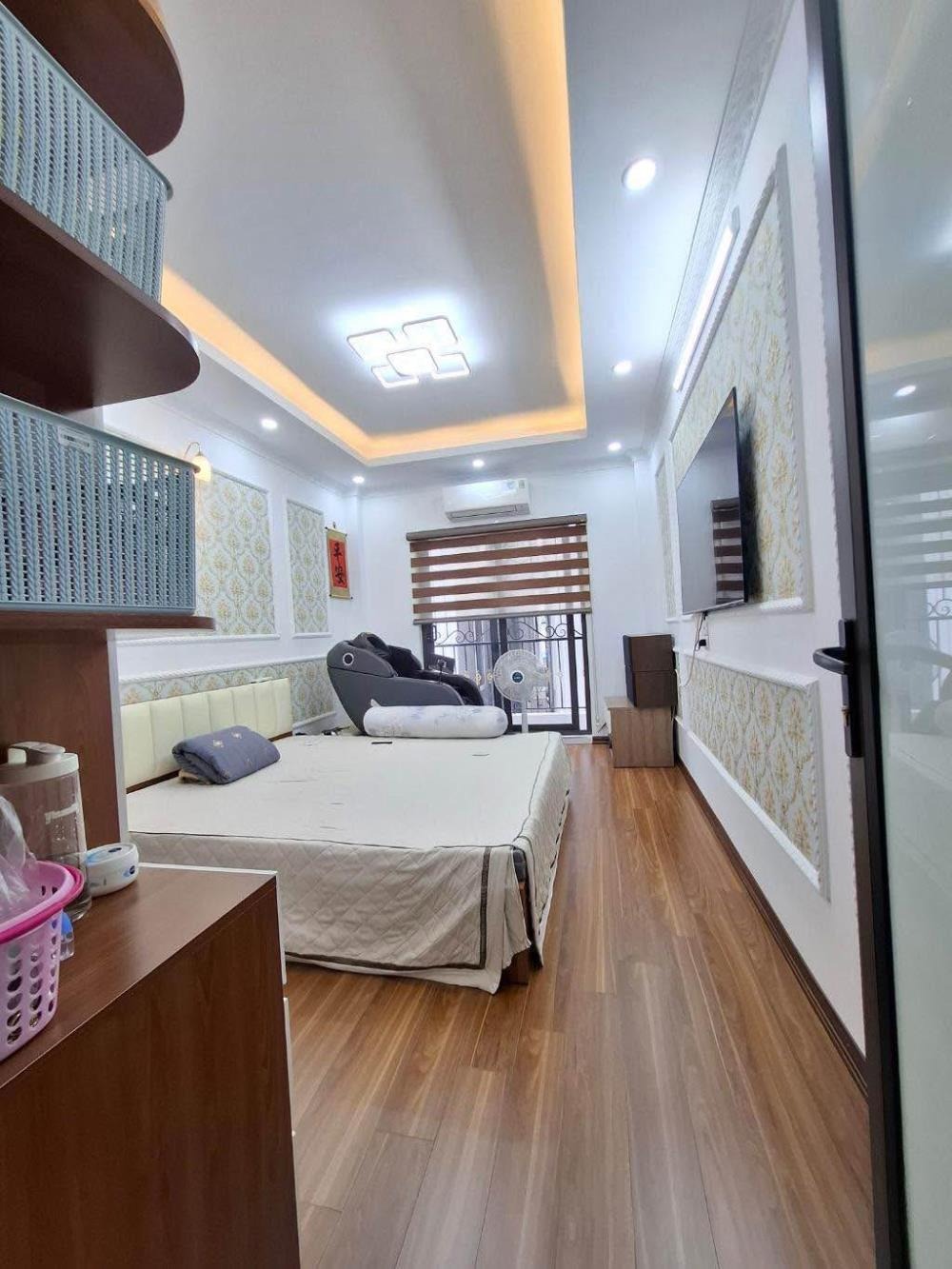 Nhà đẹp 50m2, 5 tầng, 2 mặt thoáng, ngõ rộng - Giá Tốt, Sổ Đỏ Sẵn