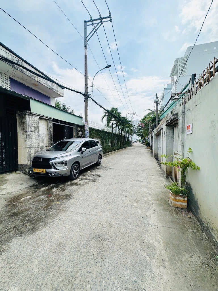 Bán Nhà HXH Quận 12 - 640m² - Giá 19.5 Tỷ - Vị Trí Đắt Giá, Tiềm Năng Lớn