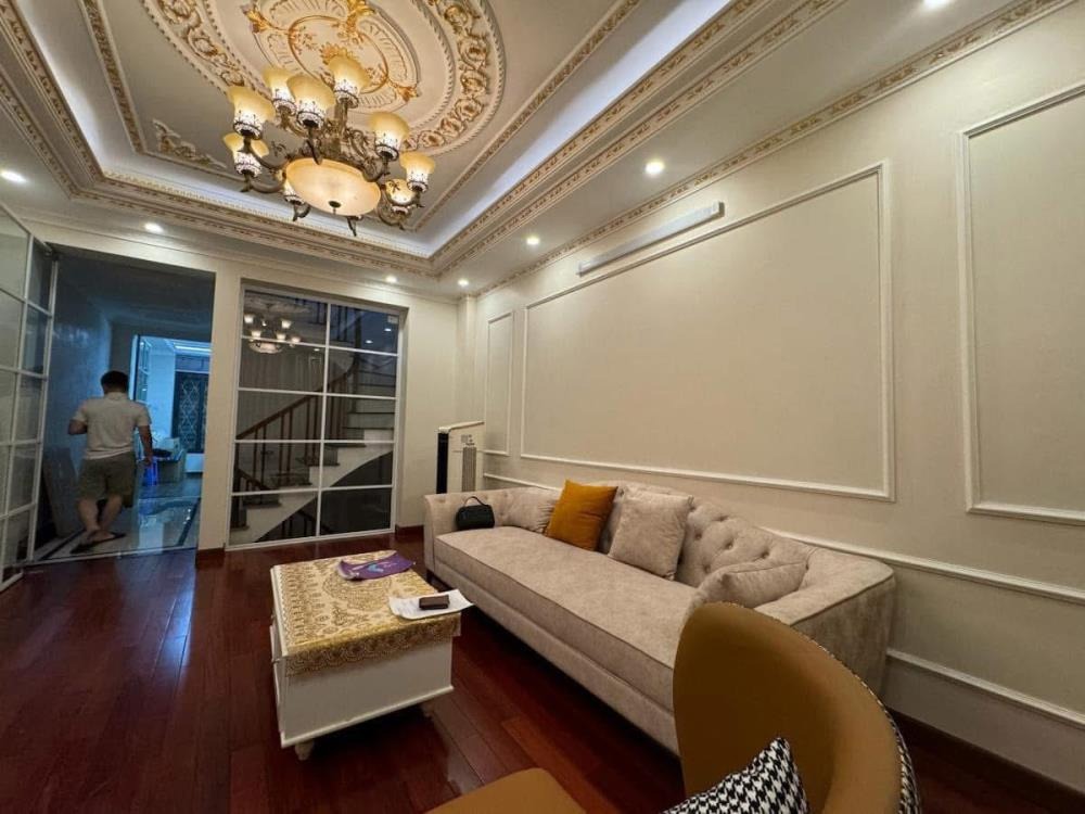 Bán nhà Cầu Giấy 55m2, Mặt tiền 4m, Ô tô dừng đỗ 24/24 - Giá 14.6 tỷ