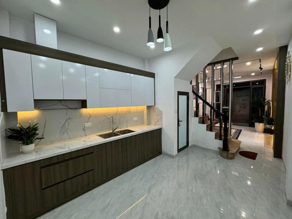 Bán Nhà Phân Lô Trần Duy Hưng, Cầu Giấy: Vị Trí Đẹp, Kinh Doanh Tốt