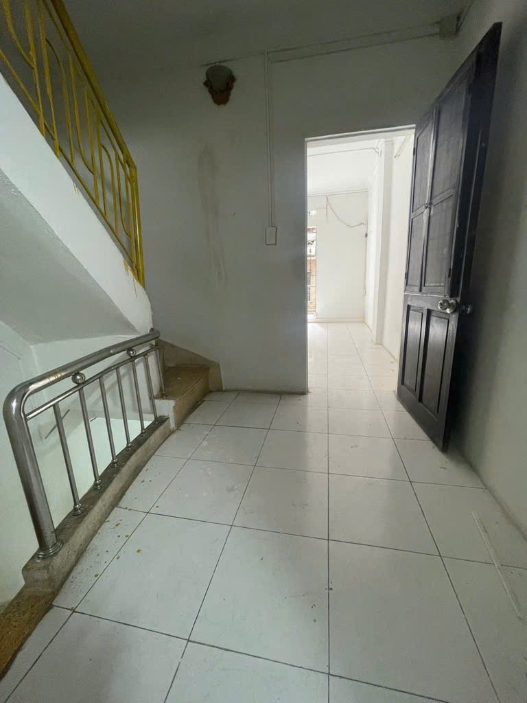 Nhà Đống Đa Kinh Doanh - Ô Tô Vào Nhà - Giá 9.5 Tỷ