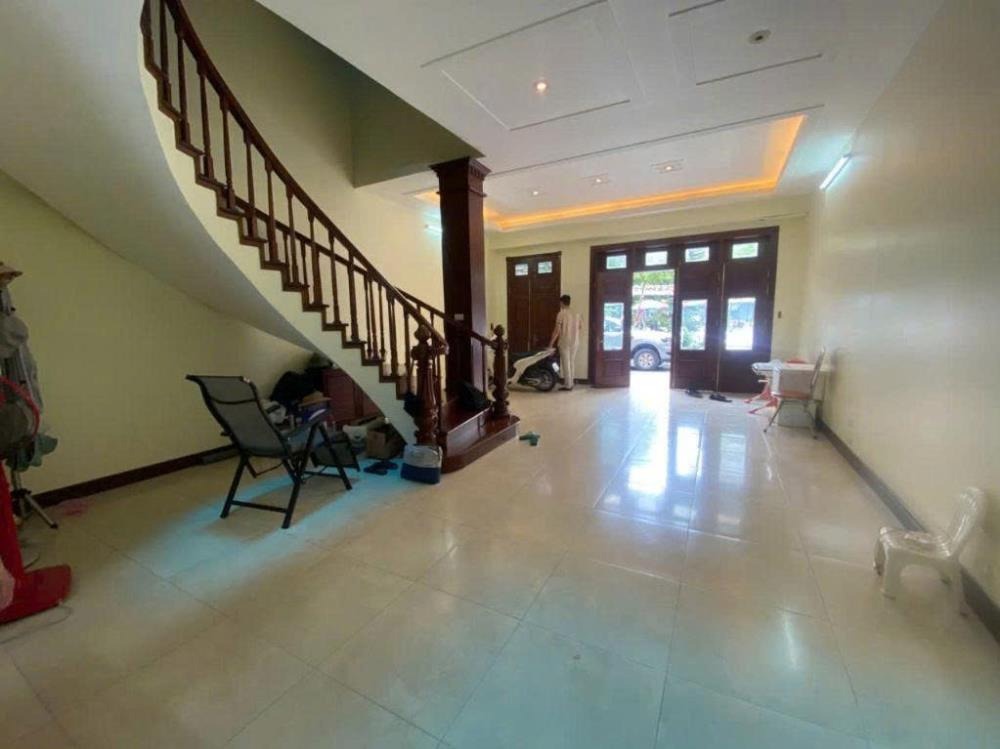 Cho Thuê Nhà Full Đồ Cao Cấp 80m², 5 Tầng, Mặt Tiền Rộng - Trung Kính, Cầu Giấy