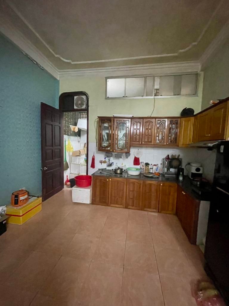Bán nhà Giáp Bát, Hà Nội - 57m2, 3 Tầng, Giá 10 Tỷ - Vị trí đẹp, thoáng mát