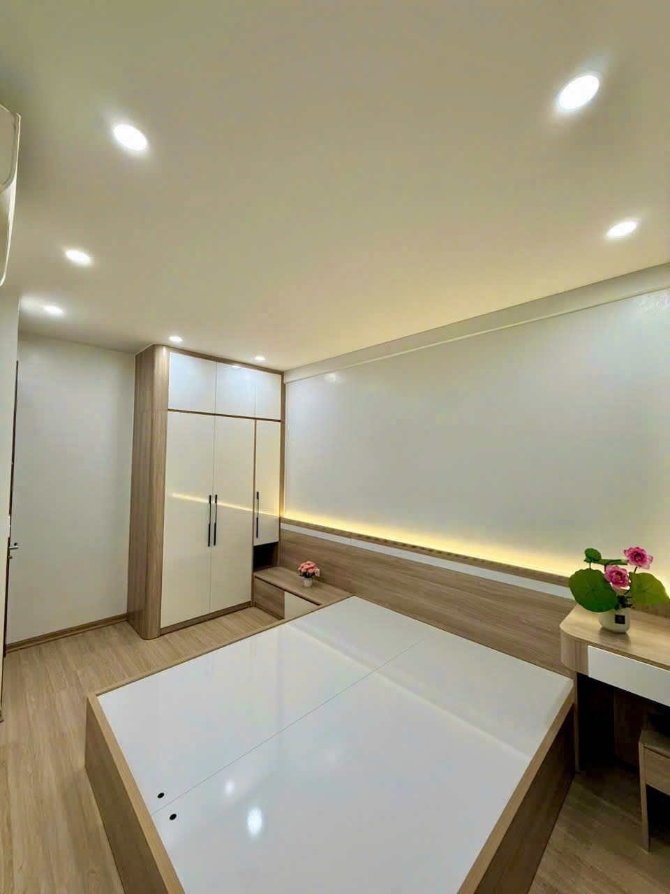 Bán Căn Hộ No10 View Đẹp, 2PN, 55m2 - Giá Chỉ 4.03 Tỷ