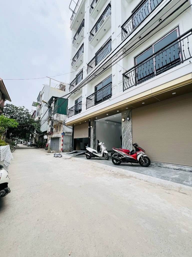 Khu Phân Lô Vỉa Hè - Nhà Mới - Thang Máy - Gara Ô Tô - Hoàng Mai - Đường Thông Rộng