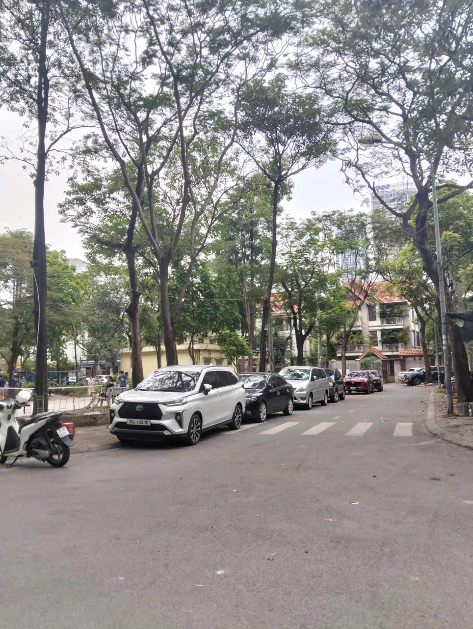 Mặt Phố Trung Kính 133m2 - 6 Tầng - Kinh Doanh Vàng - 70 Tỷ
