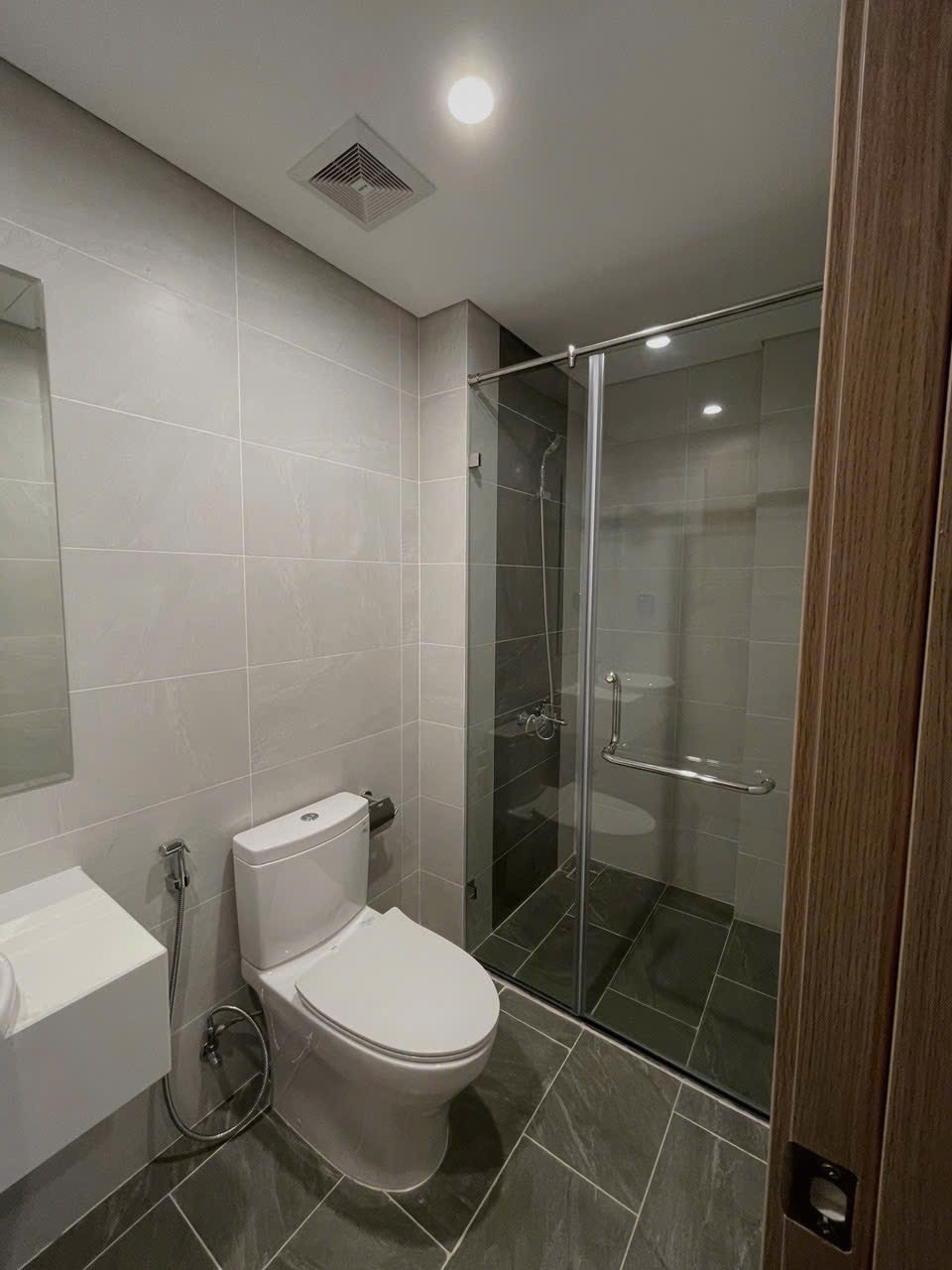 Chính chủ bán gấp căn hộ cao cấp Vinhome Oceanpark 2 - 2PN, Full Nội Thất