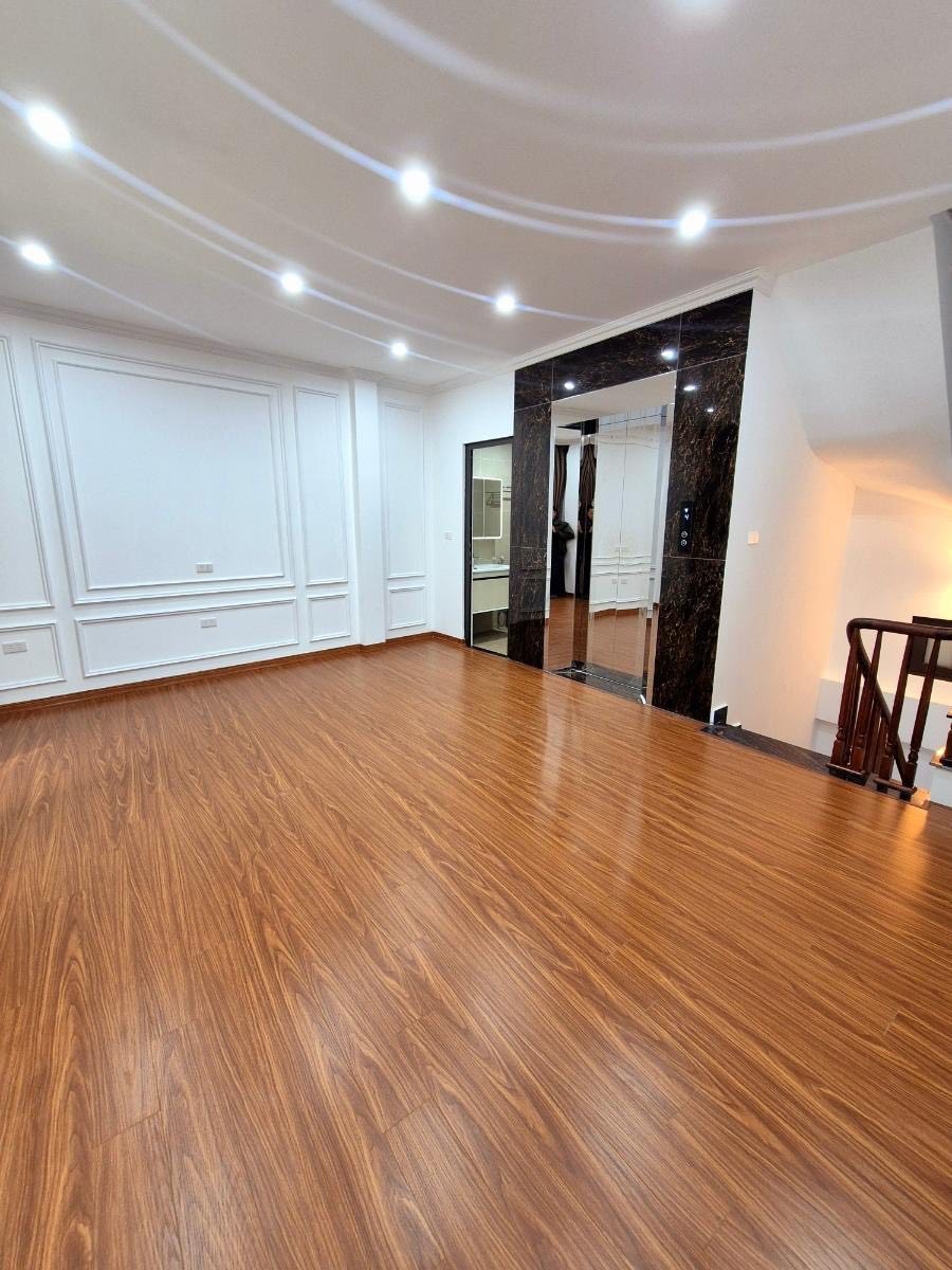 Bán Nhà Đồng Cổ Hà Nội: Mới Cứng, Thang Máy, Vị Trí Đắc Địa