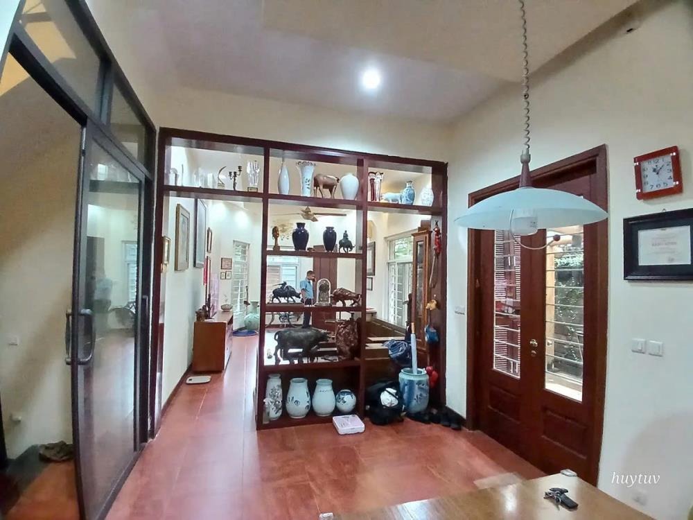 Bán Biệt Thự Mỹ Đình 200m2 - 60 tỷ - Vị Trí Đắc Địa, Thiết Kế Sang Trọng