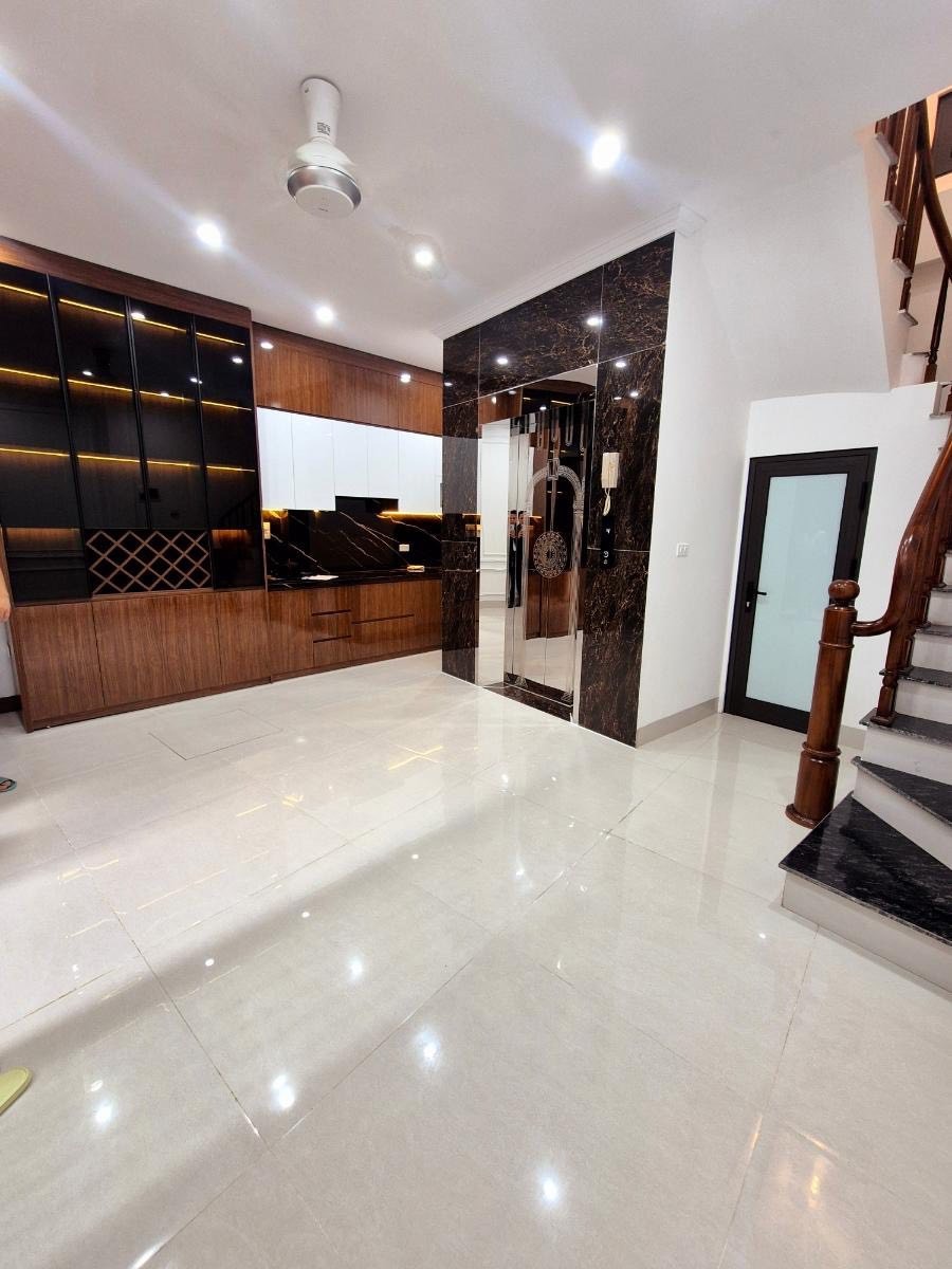 Siêu phẩm đồng cổ: Nhà đẹp, tiện lợi, gần chợ, thang máy, 38m2