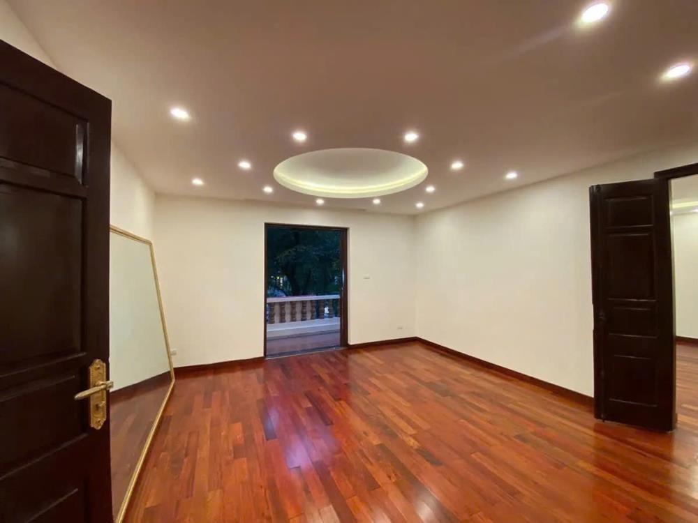 Biệt Thự Mỹ Đình 176m2 - 5 Phòng Ngủ - Giá 125 Tỷ - Sổ Đỏ Chính Chủ