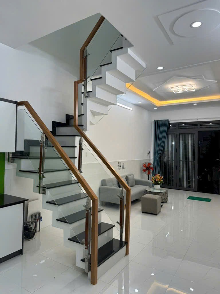 ✨ Giáp Tân Phú: Nhà Đẹp 2 Tầng, Hẻm Ô Tô, Sổ Hồng Riêng - Giá 4.15 Tỷ 💎