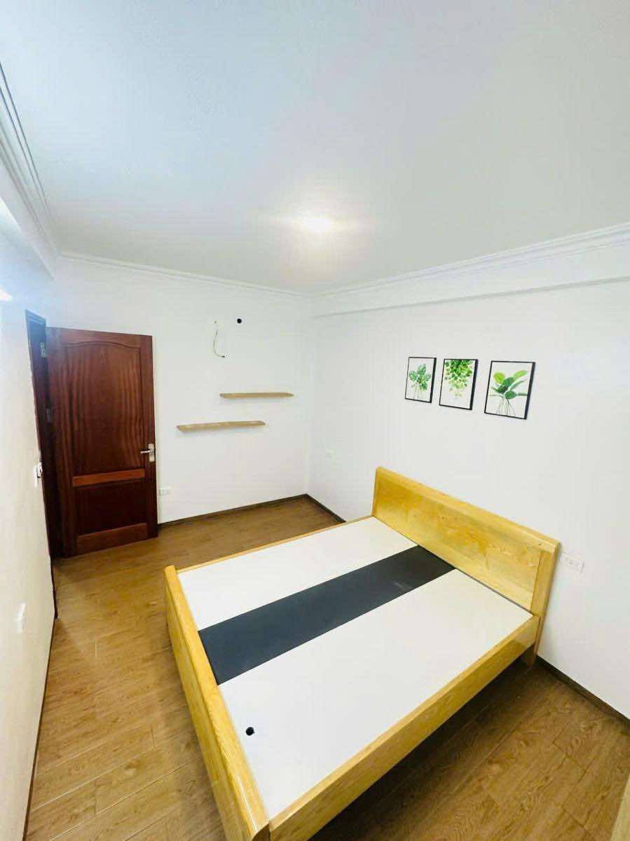 Bán Gấp Nhà Mặt Phố Mỹ Đình - Nam Từ Liêm: 50m² - 5 Tầng - Thang Máy - Giá Tốt