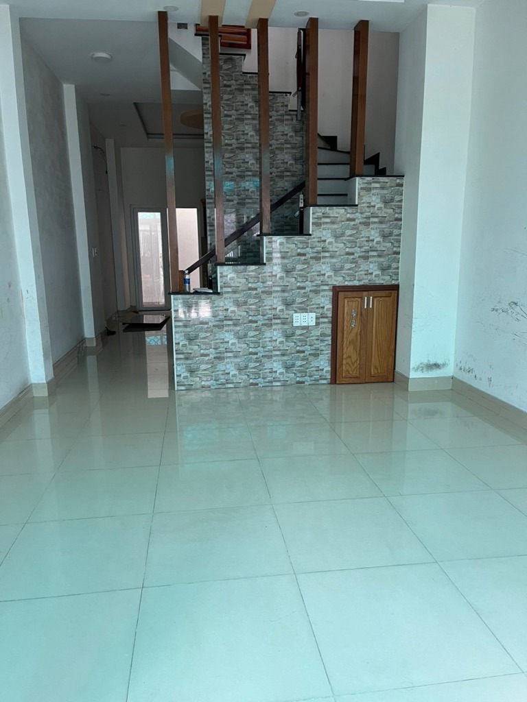Bán Nhà 3 Tầng Đường Lò Lu, Quận 9 - Gần Vinhomes, Khu CNC - 4.5 Tỷ
