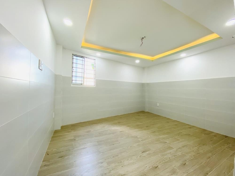 Bán Nhà 3 Tầng Đường Lò Lu, Quận 9 - Gần Vinhomes, Khu CNC - 4.5 Tỷ