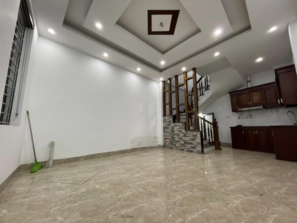 Bán nhà 5 tầng Trần Cung, 30m² - Giá 7.6 tỷ, Ngõ Rộng, Gần Phố