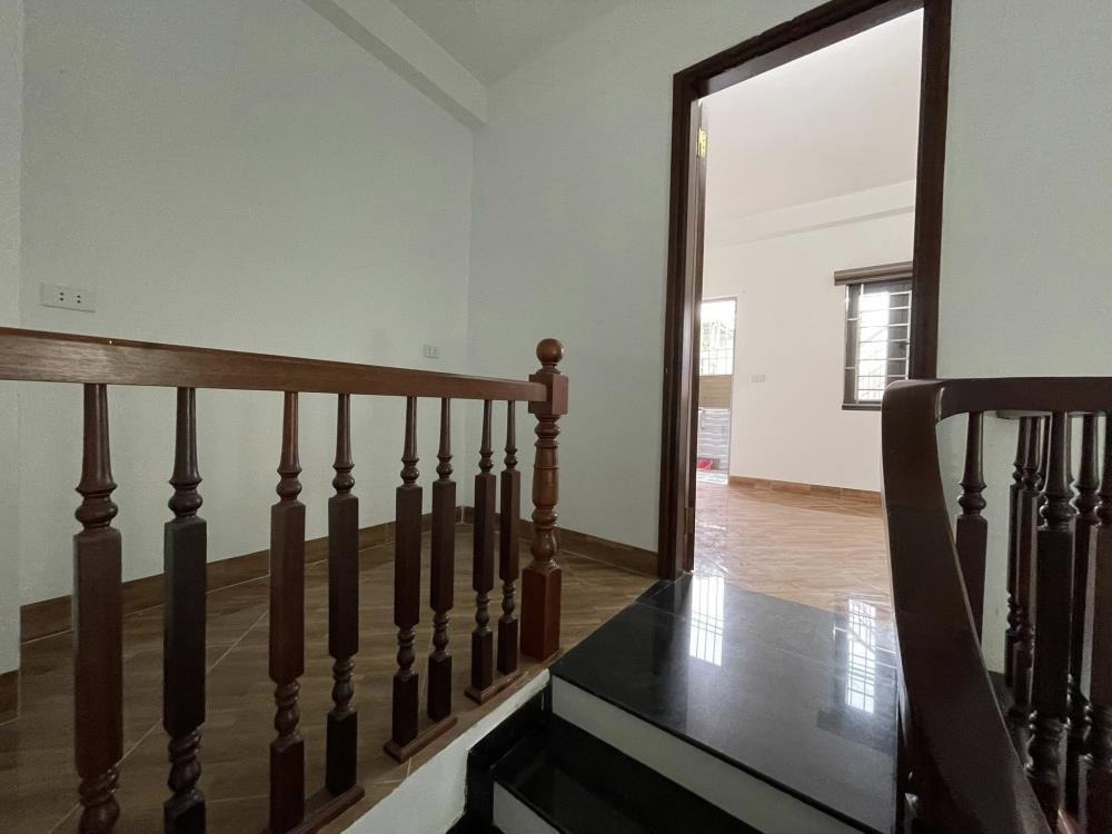 Bán nhà 5 tầng Trần Cung, 30m² - Giá 7.6 tỷ, Ngõ Rộng, Gần Phố