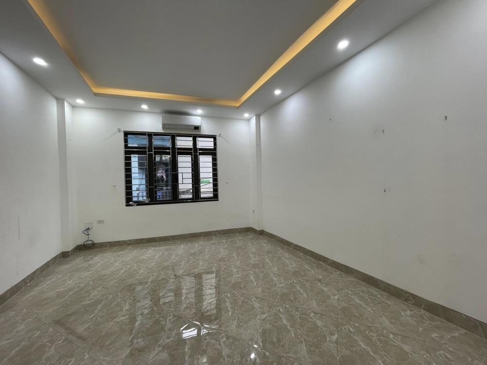 Bán nhà 5 tầng Trần Cung, 30m² - Giá 7.6 tỷ, Ngõ Rộng, Gần Phố