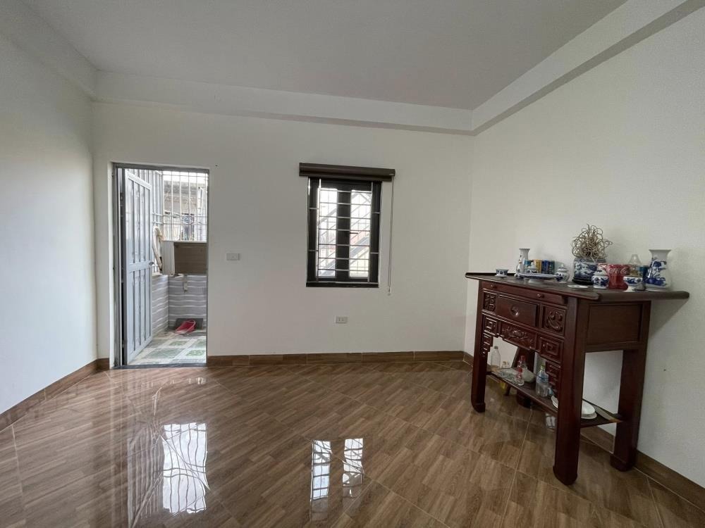 Bán nhà 5 tầng Trần Cung, 30m² - Giá 7.6 tỷ, Ngõ Rộng, Gần Phố