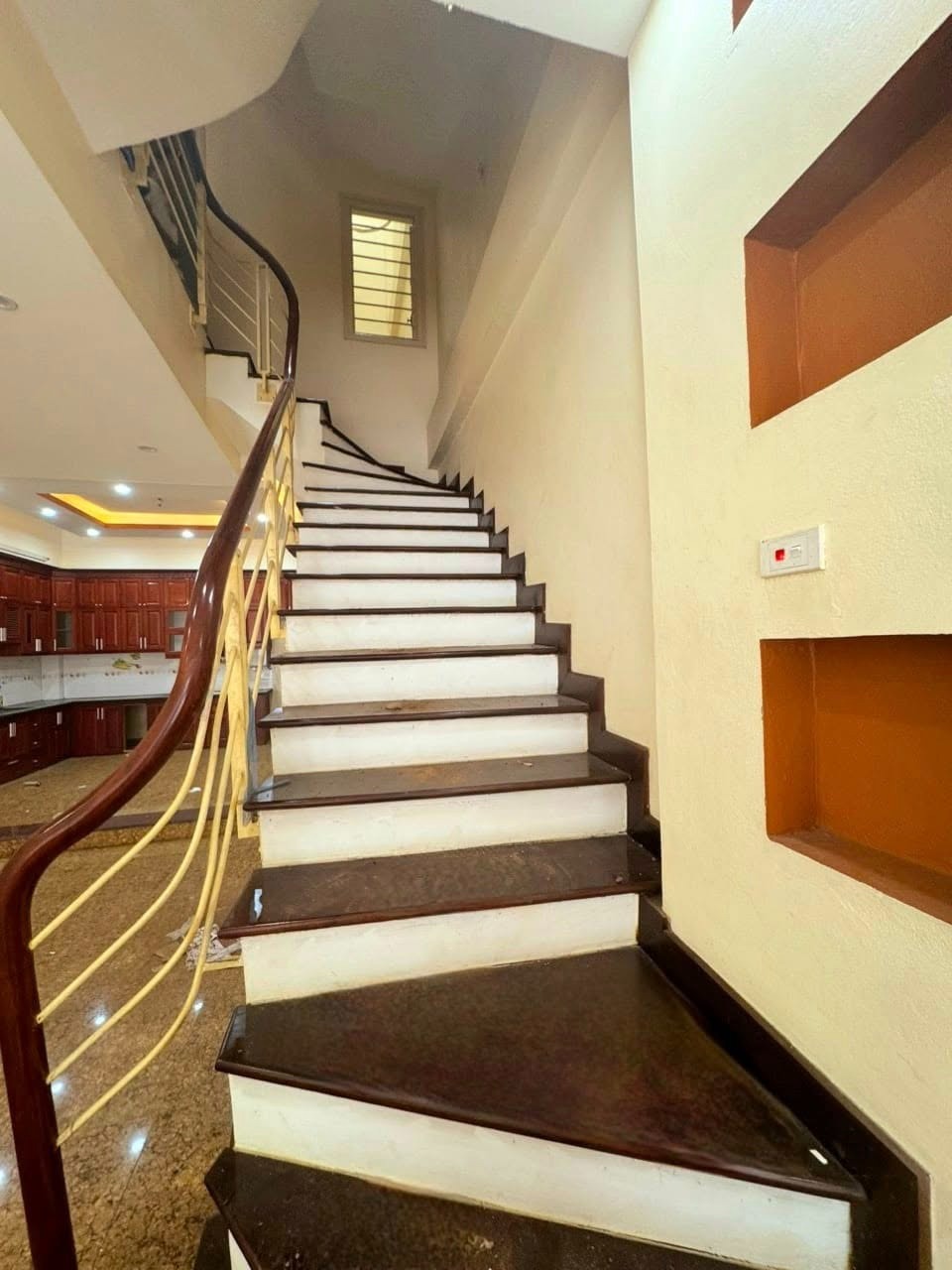 Bán Nhanh Nhà Kẻ Vẽ, Đông Ngạc: 77m2, 4 Tầng, Giá 10.8 Tỷ - Vị Trí Đắc Địa
