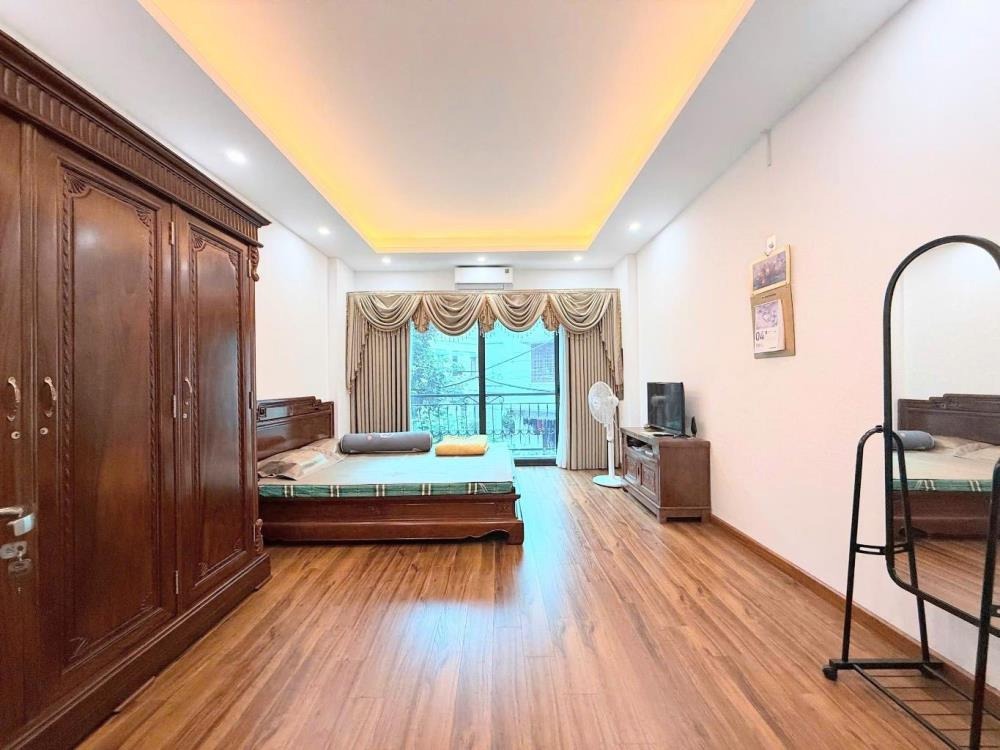 Nhà đẹp Hoàng Mai - 38m2 Full Nội Thất - Ngay Ngã Tư Tam Trinh