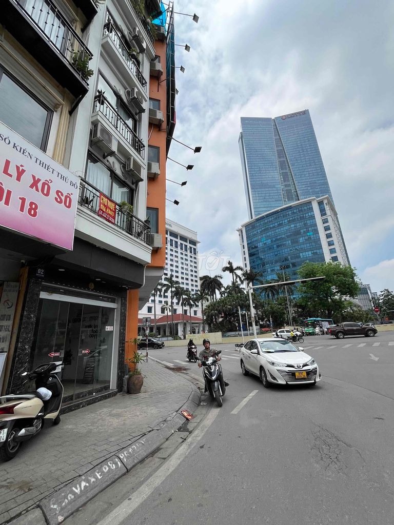 Cho Thuê Cửa Hàng, Văn Phòng Ngã Tư Kim Mã - Daewoo - Nguyễn Chí Thanh - Giá Tốt