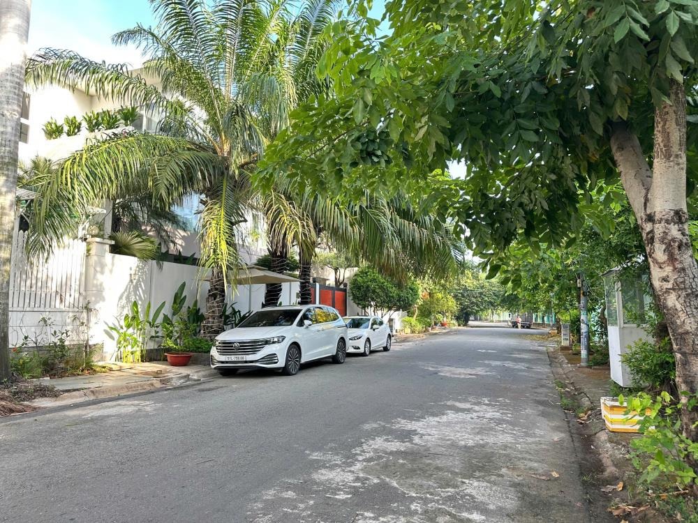 Siêu Biệt Thự Mặt Tiền 20m – Bình Lợi, TP.HCM – Giá 29 Tỷ