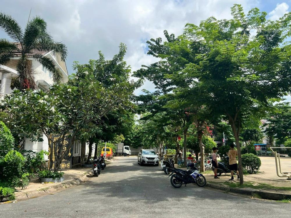 Bán Biệt Thự View Công Viên, Bình Lợi, Bình Thạnh - 15.5x20.7m - 33 tỷ