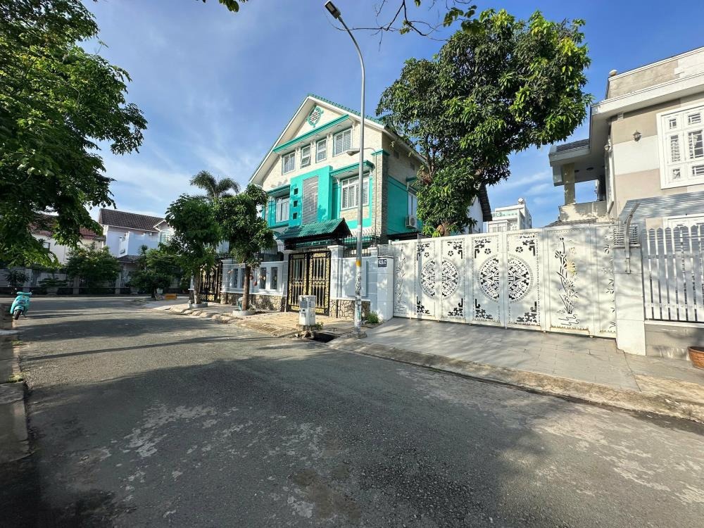 Bán Biệt Thự View Công Viên, Bình Lợi, Bình Thạnh - 15.5x20.7m - 33 tỷ